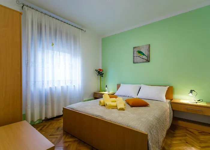 Paradiso 3* Krk Town