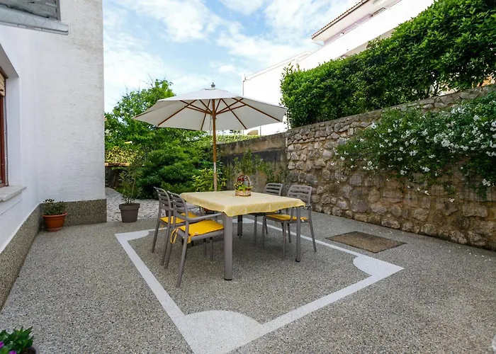 Paradiso 3* Krk Town